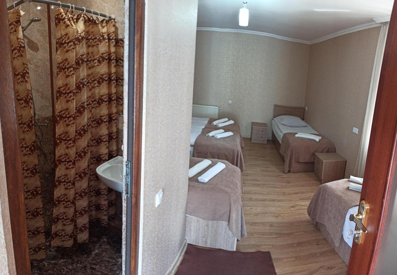 Guest House On V. Pshavela 50 Kazbegi Luaran gambar