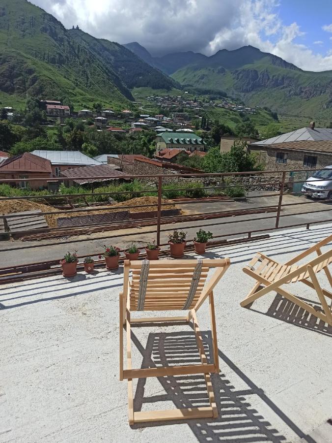 Guest House On V. Pshavela 50 Kazbegi Luaran gambar
