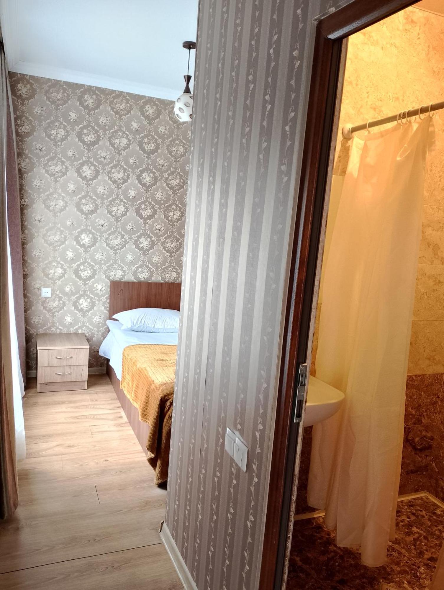 Guest House On V. Pshavela 50 Kazbegi Luaran gambar