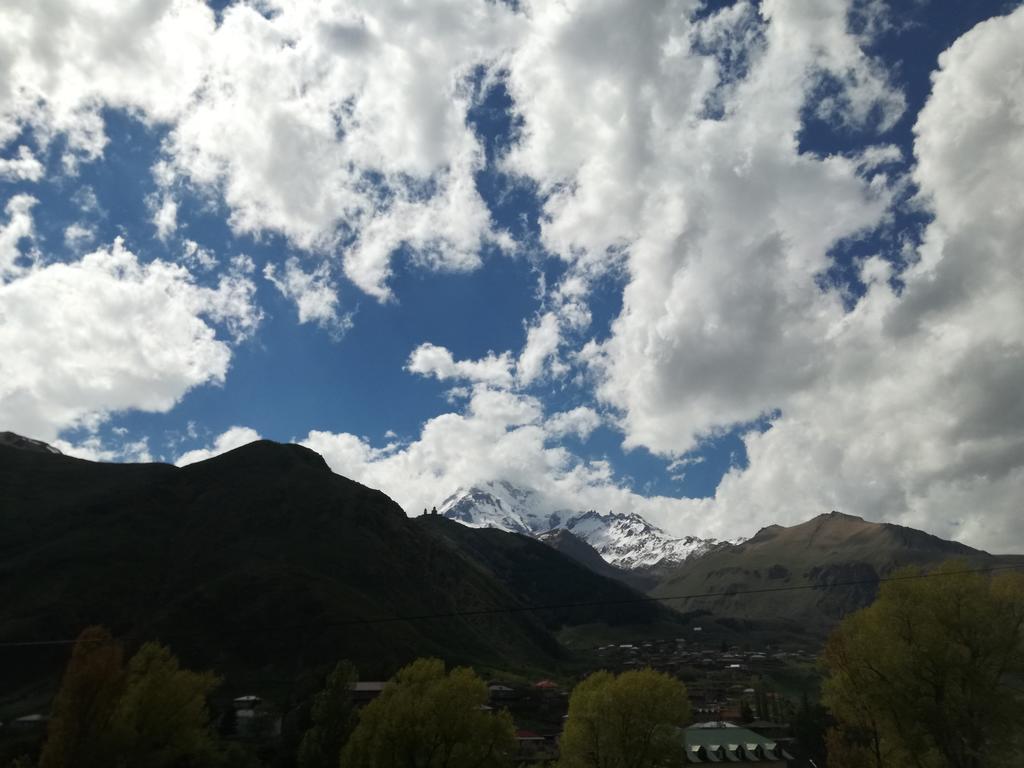 Guest House On V. Pshavela 50 Kazbegi Luaran gambar