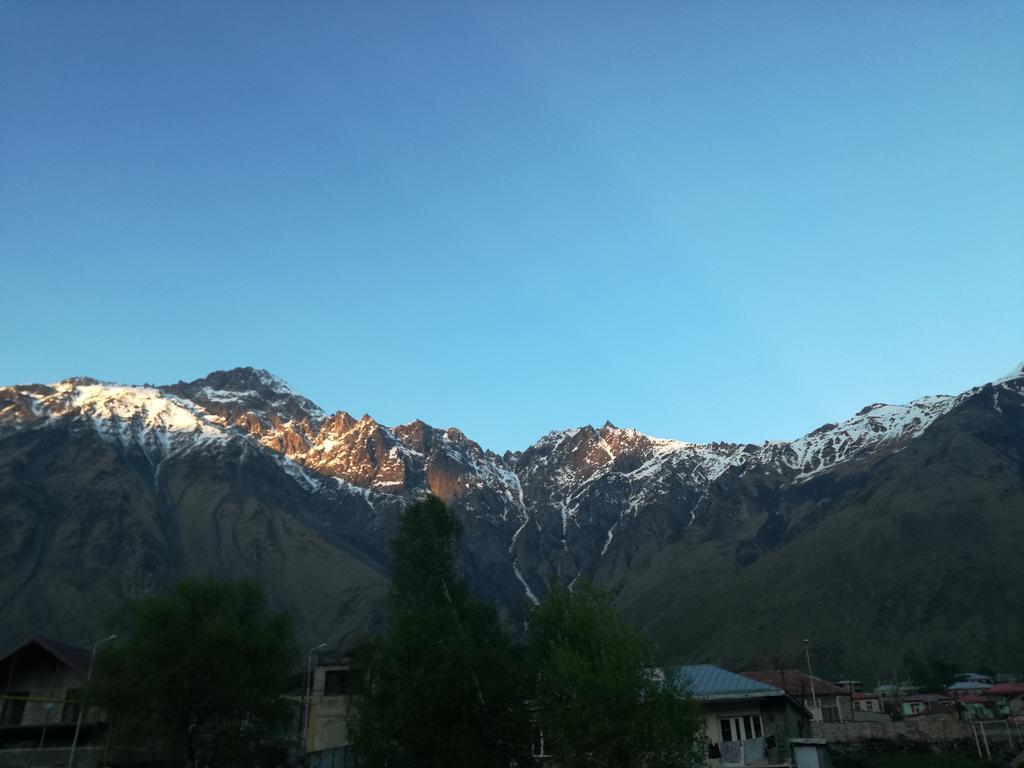 Guest House On V. Pshavela 50 Kazbegi Luaran gambar